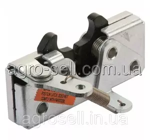 Фиксатор капота STX Case 318159A1 Фиксатор капота STX Case 318159A1