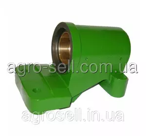 Опора кулака поворотного комбайна (AH126808) JD9500/9600/9610 AH156821 Опора кулака поворотного комбайна (AH126808) JD9500/9600/9610 AH156821